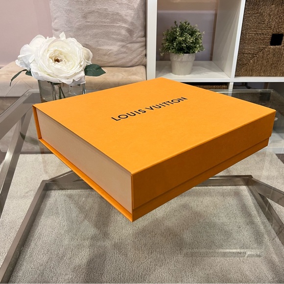 Louis Vuitton Magnetic Gift Box - Picture 3 of 9